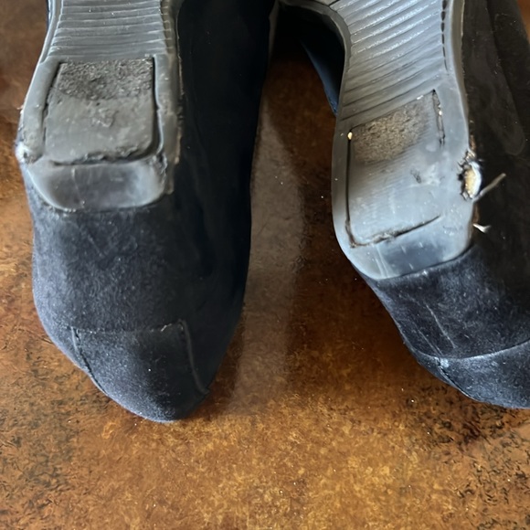 Unisa black suede wedges, size 7 - Picture 7 of 7